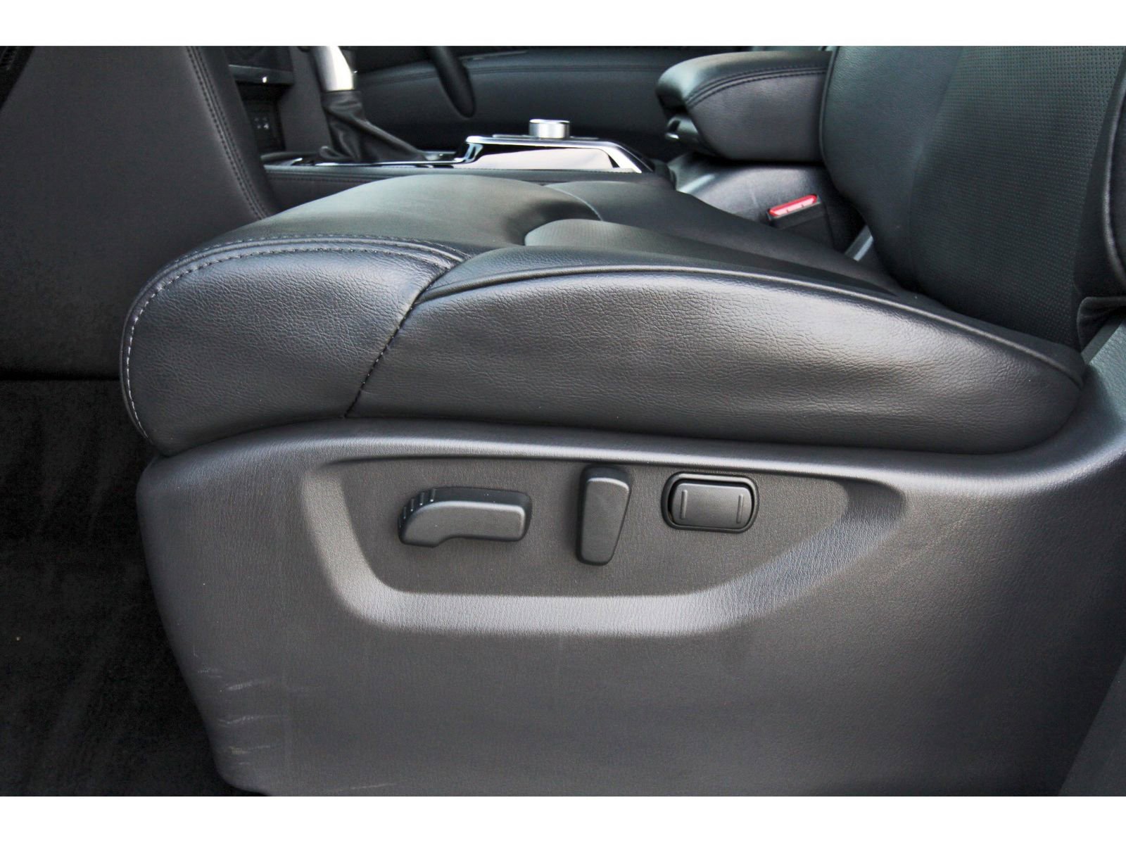 Used 2024 Nissan Armada SL w/ Midnight Edition Package image 32