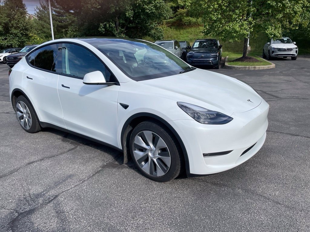 Used 2023 Tesla Model Y Long Range AWD/4WD image 5