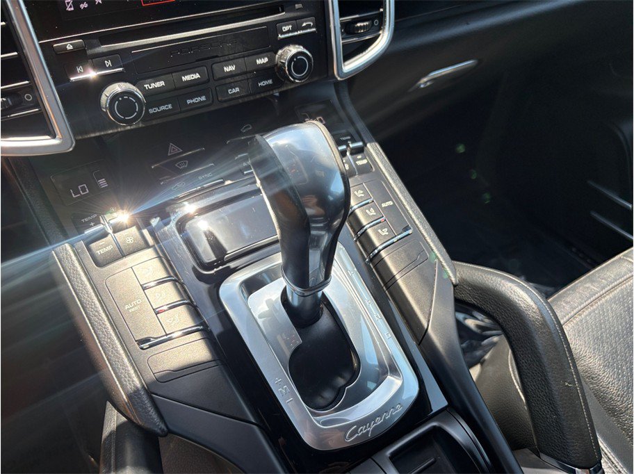 Used 2018 Porsche Cayenne AWD/4WD image 32