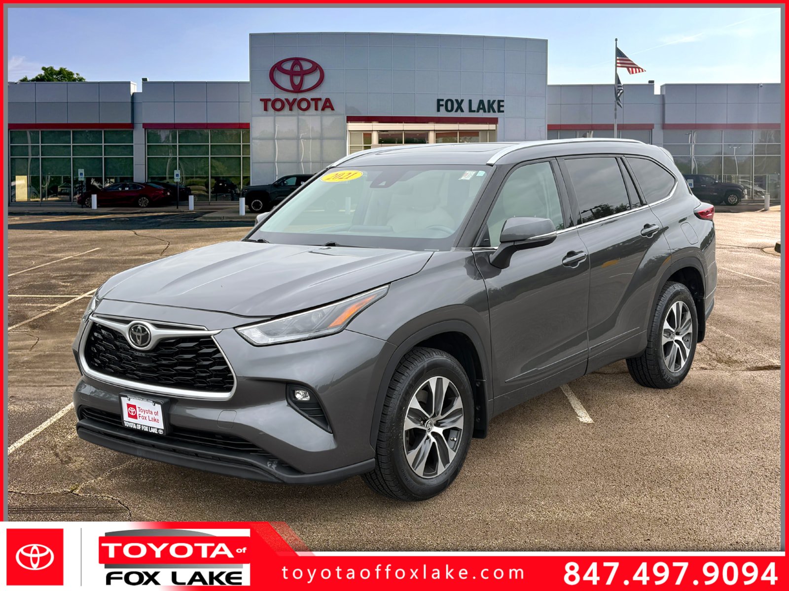 Used 2021 Toyota Highlander XLE AWD/4WD image 1