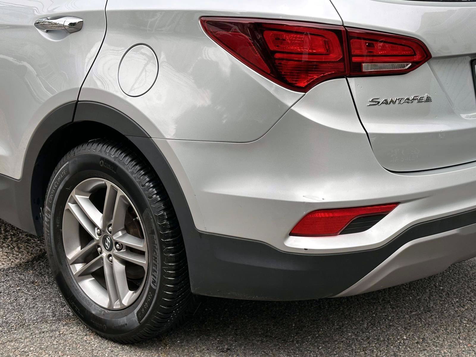 Used 2017 Hyundai Santa Fe Sport FWD image 11