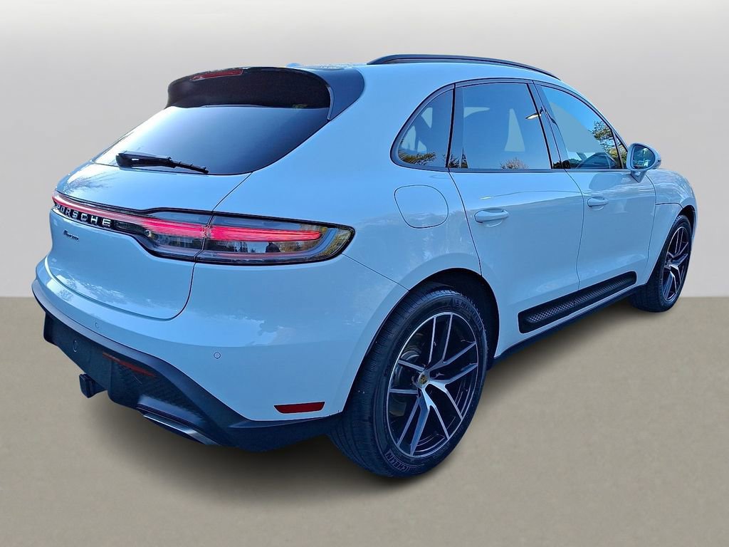 Used 2025 Porsche Macan AWD/4WD image 3