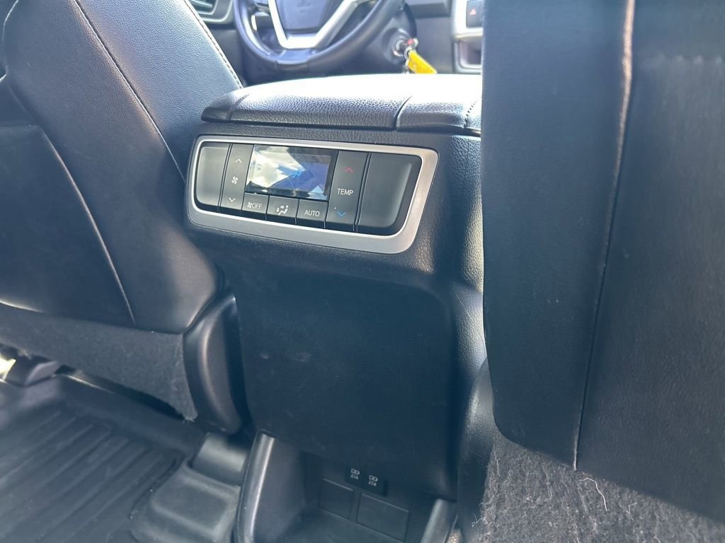 Used 2018 Toyota Highlander Plus FWD image 46