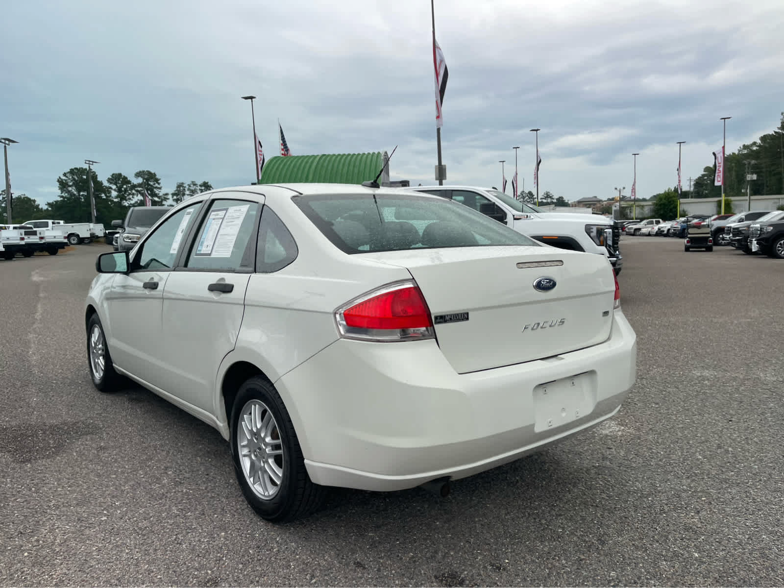 Used 2011 Ford Focus SE FWD image 7