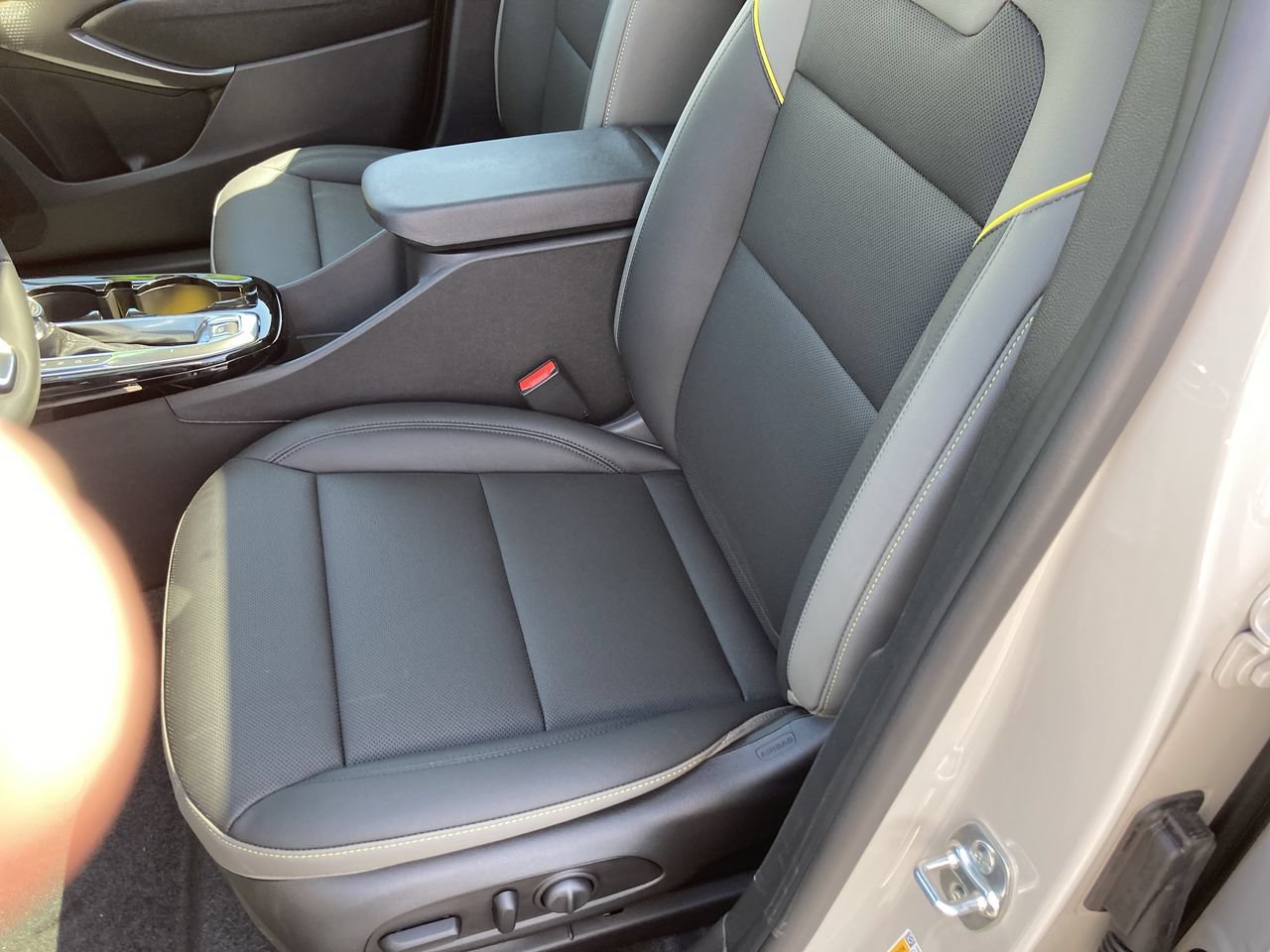 New 2026 Chevrolet Trax ACTIV w/ Sunroof Package FWD image 25
