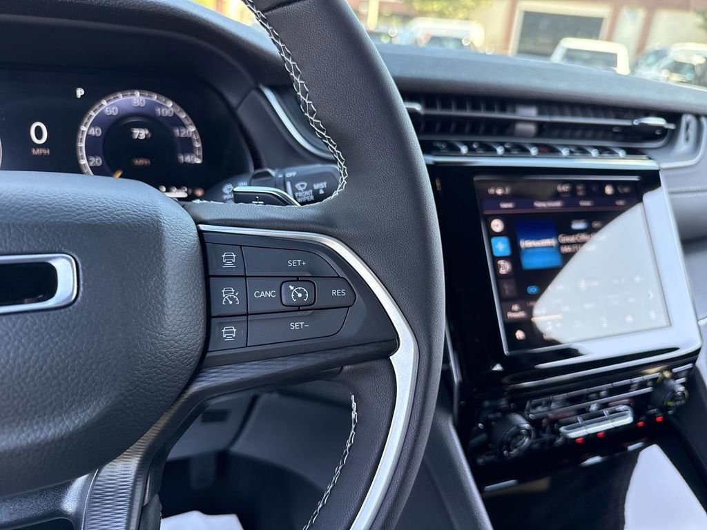 New 2025 Jeep Grand Cherokee Altitude image 16