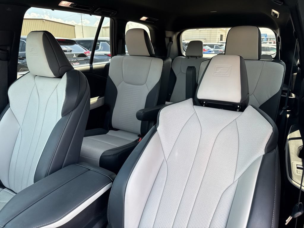 Used 2025 Lexus TX 500h AWD w/ Technology Package image 34