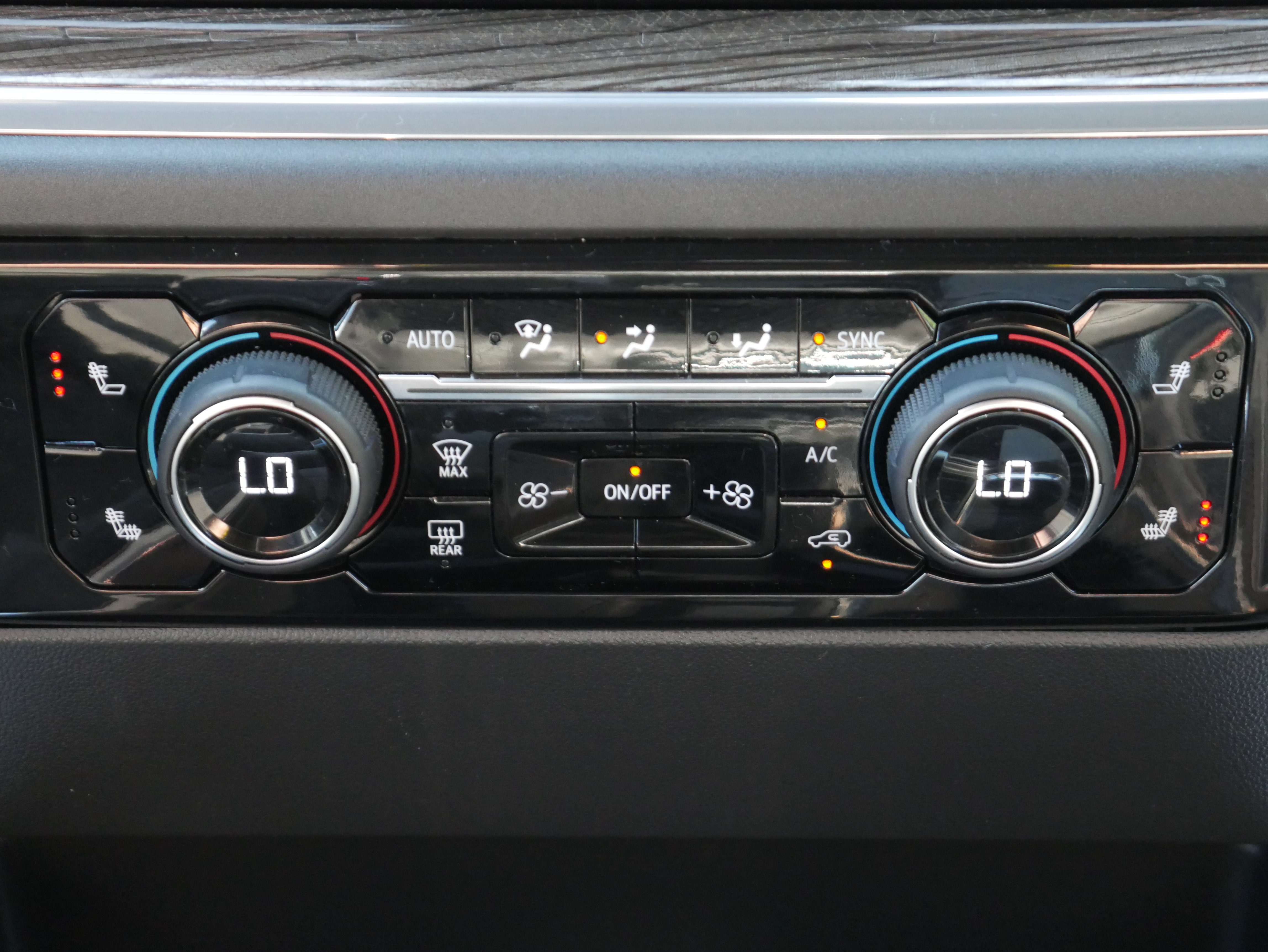 Certified 2024 Chevrolet Silverado 1500 LT Trail Boss w/ Convenience Package II AWD/4WD image 22