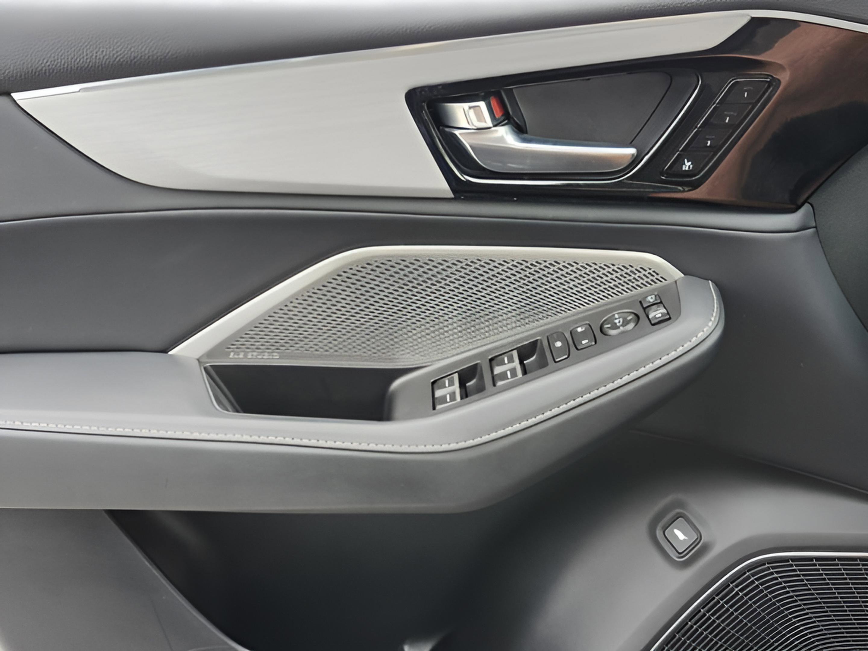 Certified 2023 Acura MDX SH-AWD w/ Technology Package image 32