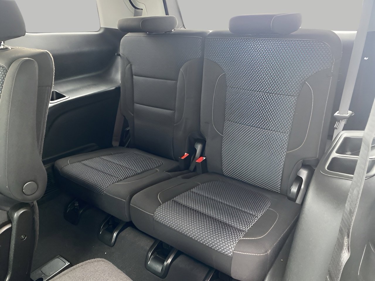 Used 2023 GMC Acadia SLE w/ Driver Convenience Package image 12