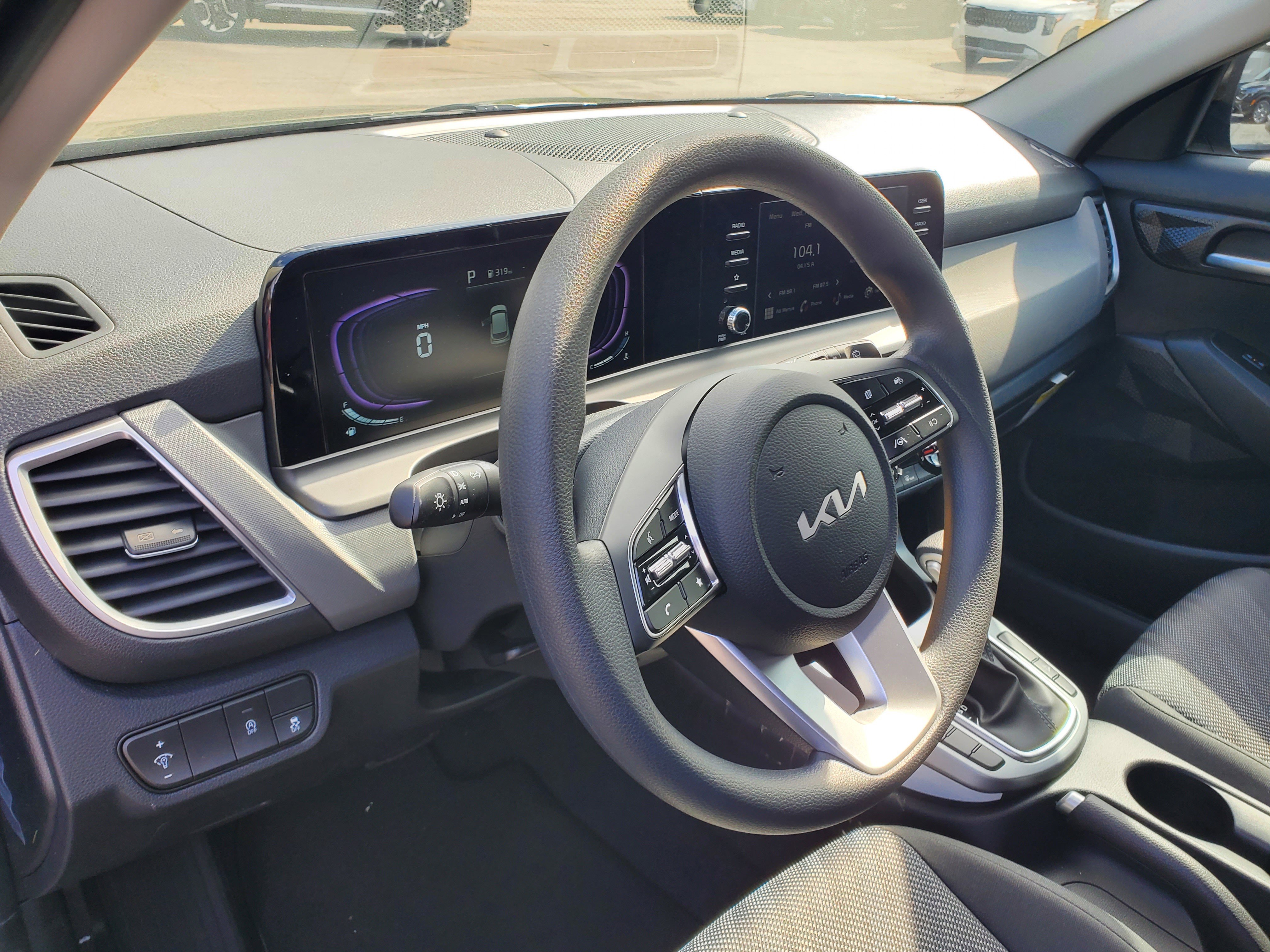 New 2026 Kia Seltos LX FWD image 19