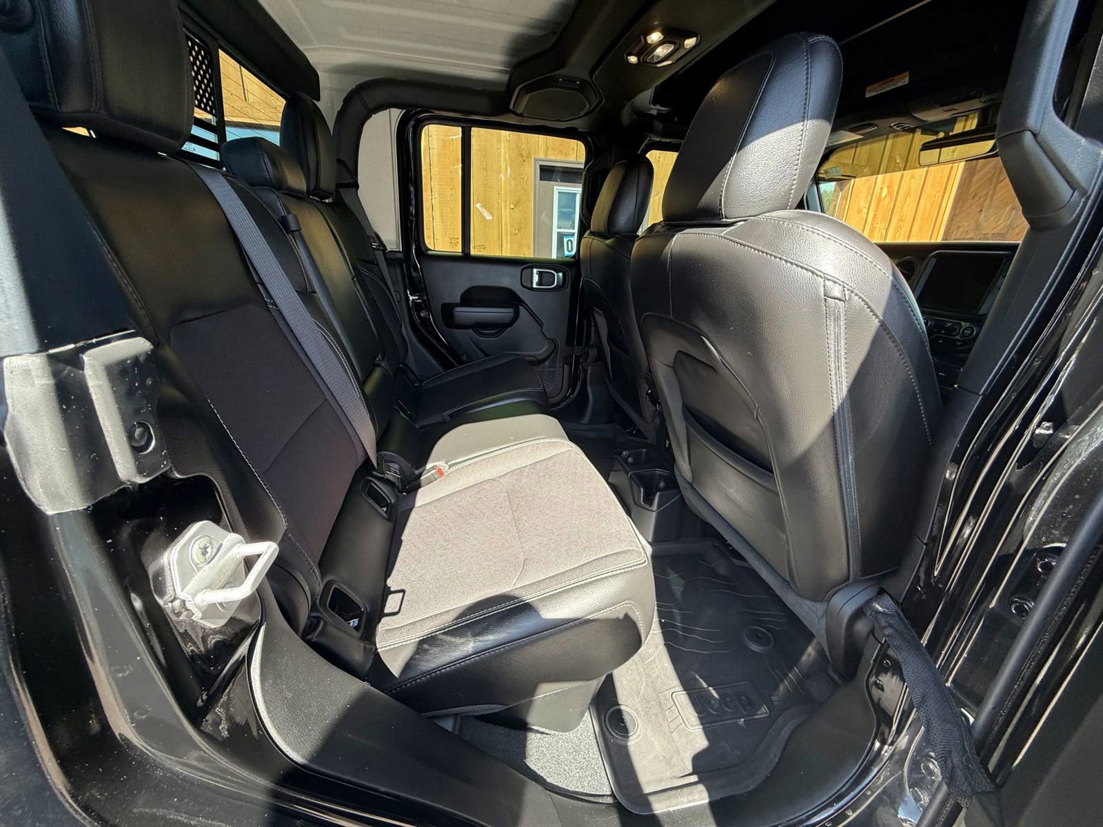 Used 2023 Jeep Gladiator Sport image 14