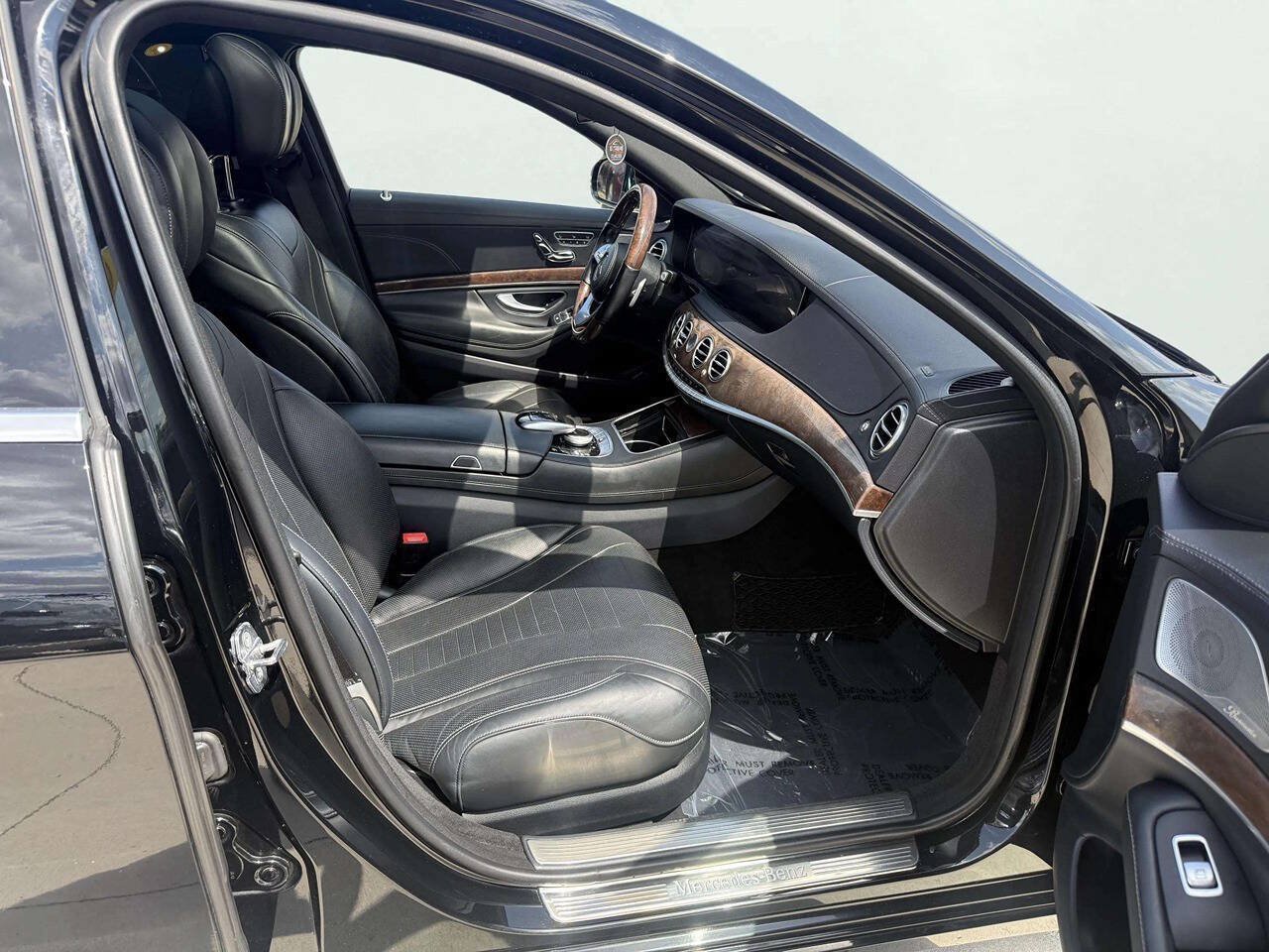Used 2019 Mercedes-Benz S 560 4MATIC Sedan image 11