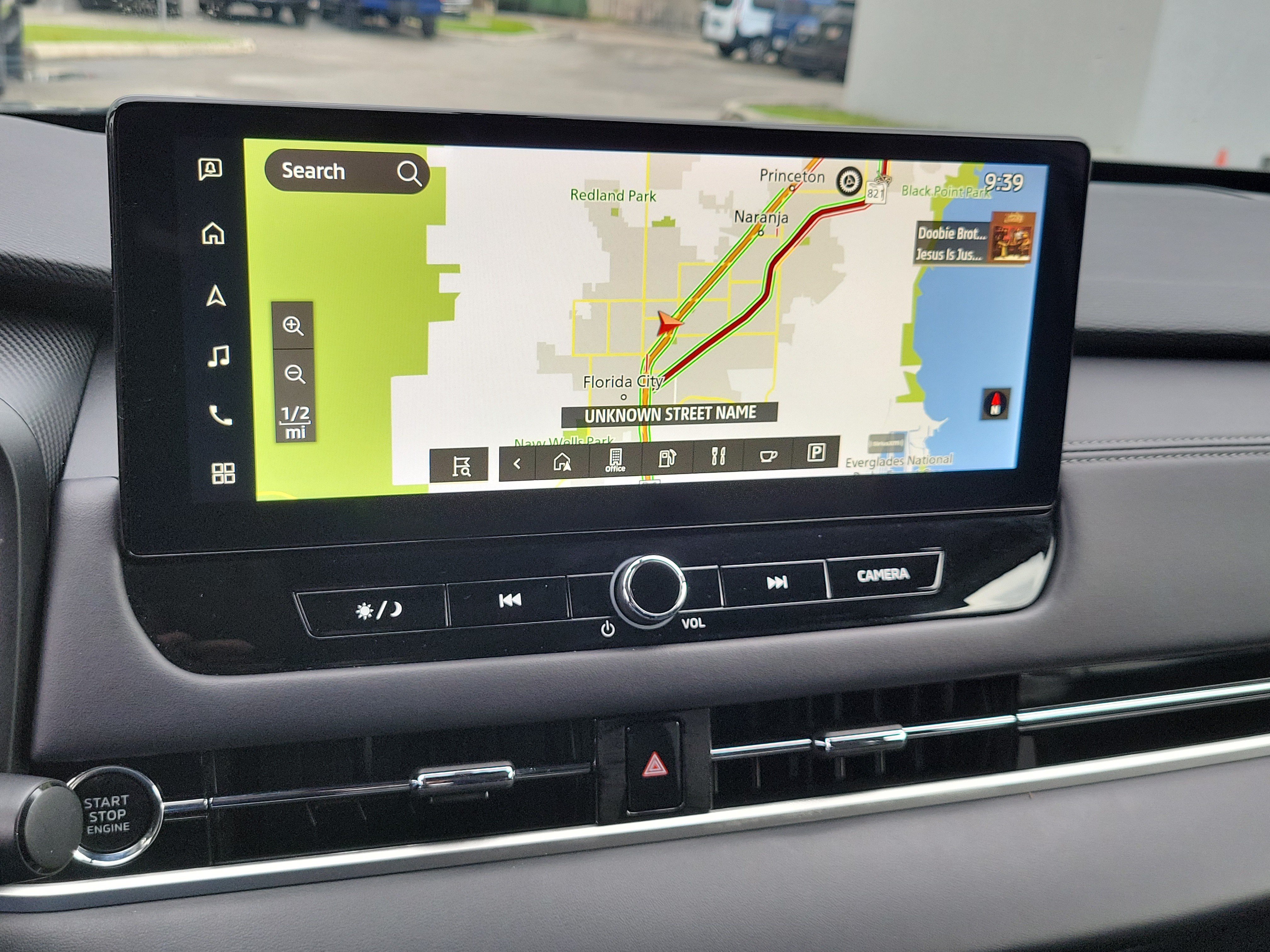 Used 2025 Mitsubishi Outlander SE FWD image 10