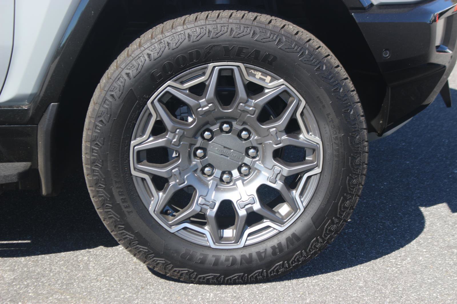 New 2024 GMC Hummer EV 3X image 9