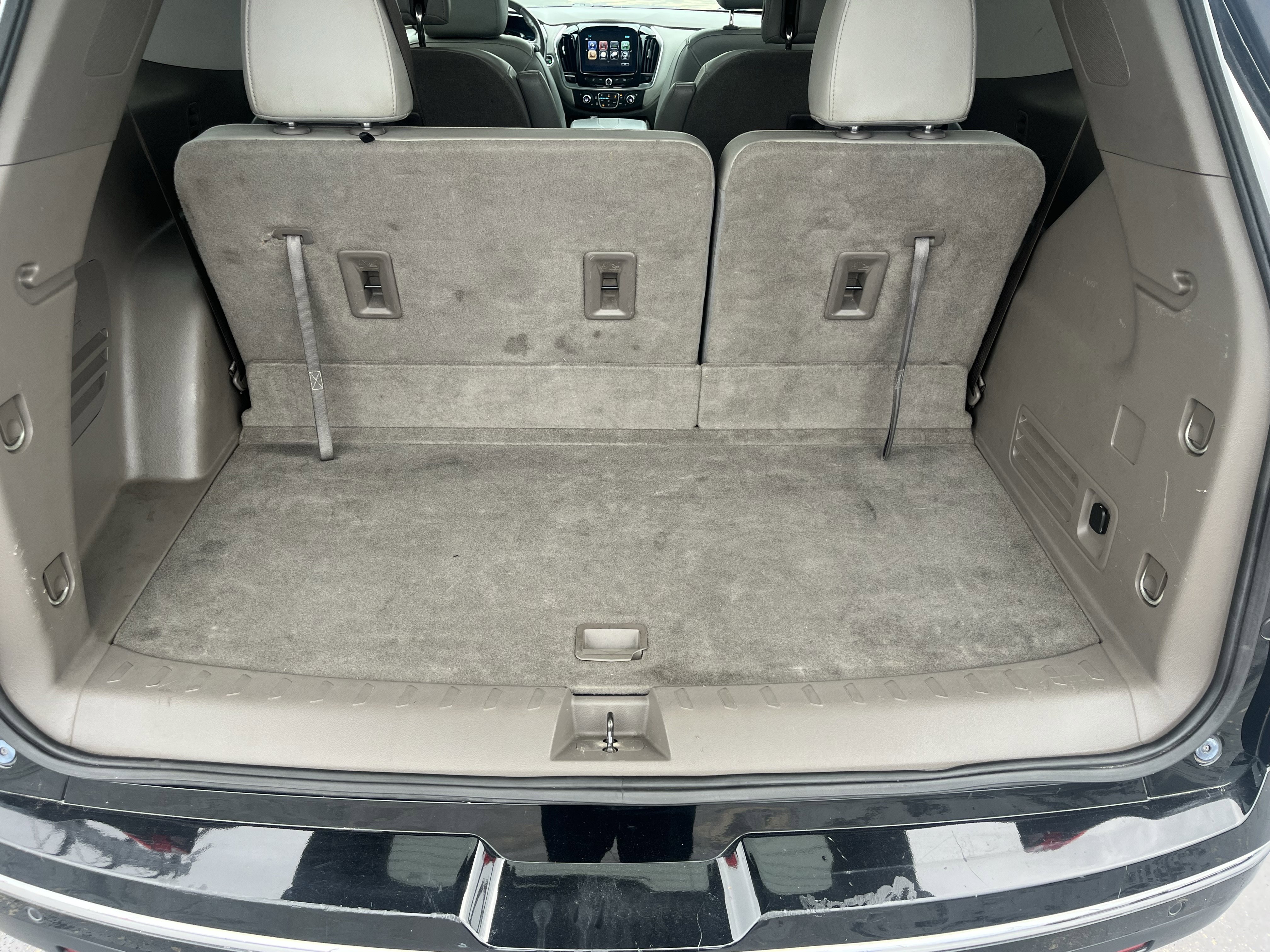 Used 2018 Chevrolet Traverse Premier w/ Driver Confidence II Package FWD image 12