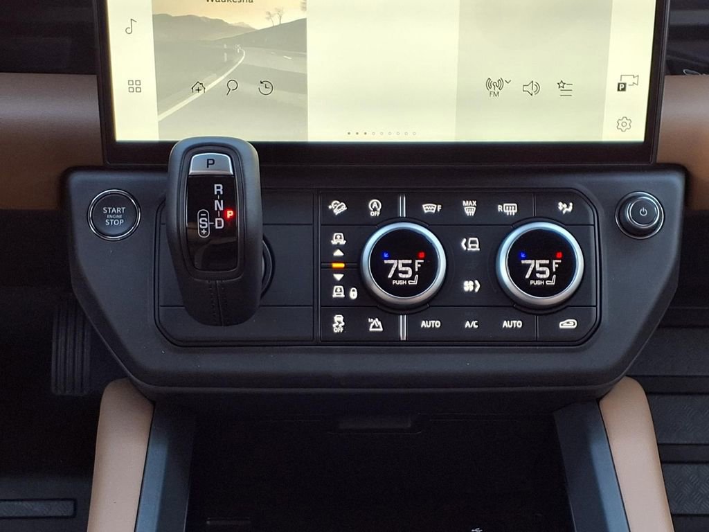 New 2026 Land Rover Defender 130 X-Dynamic SE AWD/4WD image 20