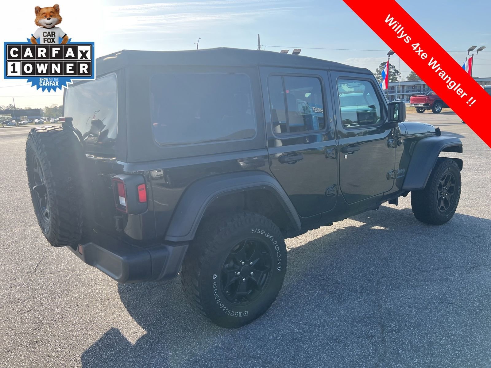 Used 2023 Jeep Wrangler Unlimited w/ Cold Weather Group image 5