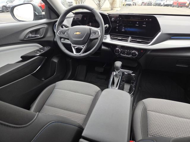 Certified 2025 Chevrolet Trax LT w/ Driver Confidence Package image 28