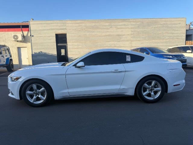 Used 2017 Ford Mustang V6 2dr Fastback image 6