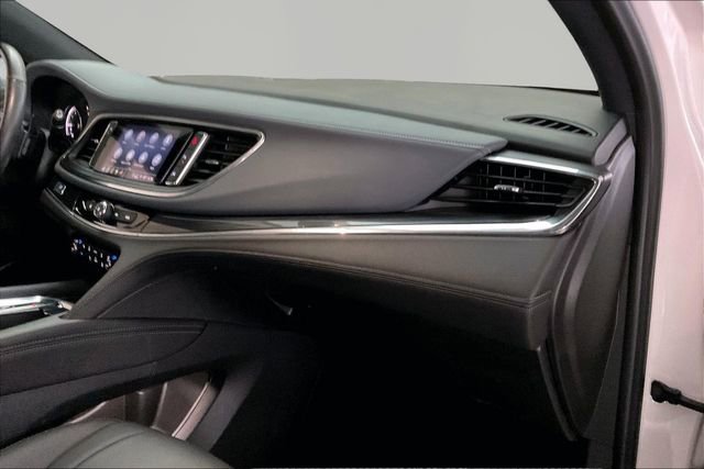 Used 2022 Buick Enclave Essence w/ Sport Touring Edition FWD image 19