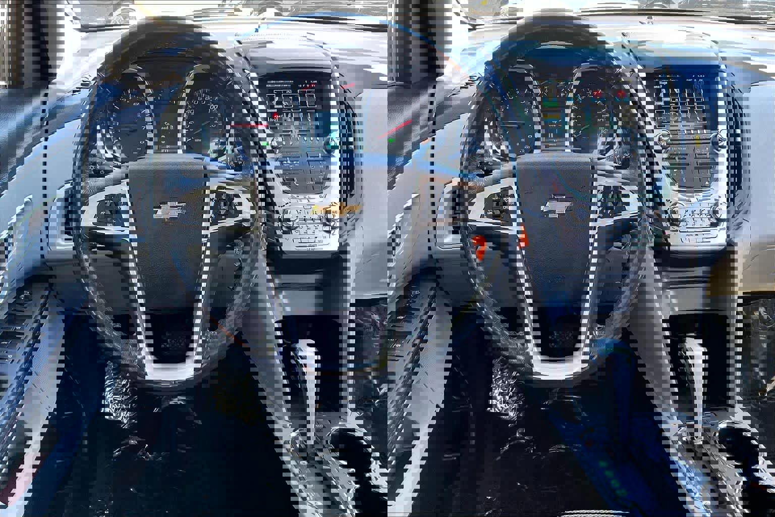 Used 2012 Chevrolet Equinox LT w/ Driver Convenience Package image 6