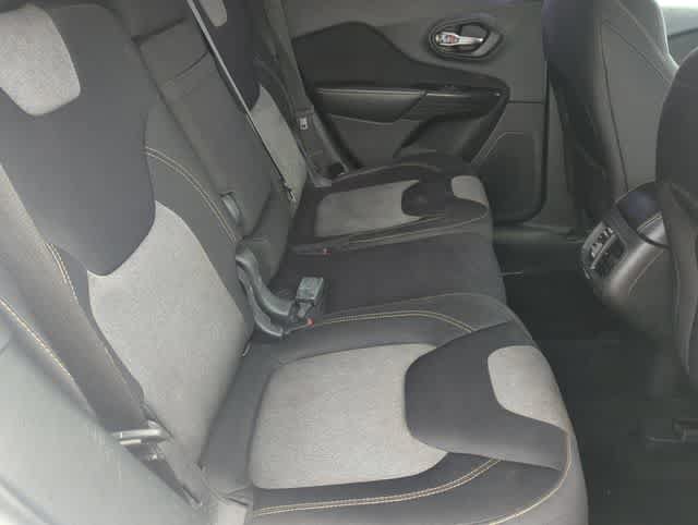Used 2015 Jeep Cherokee Sport AWD/4WD image 19