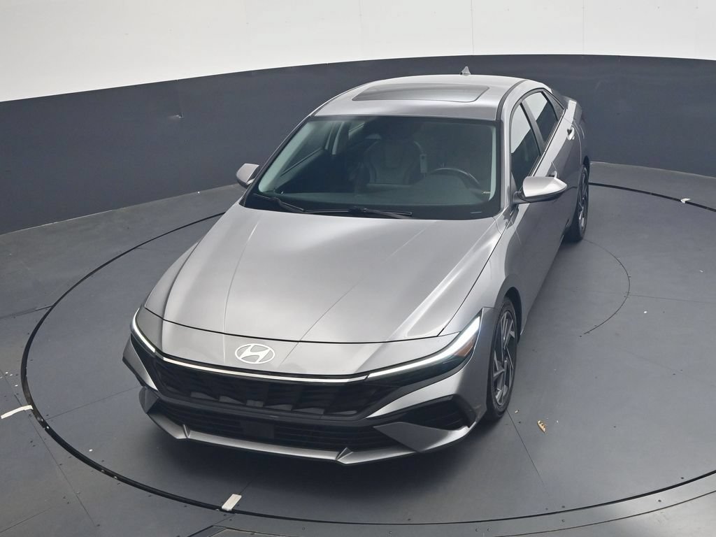 Used 2025 Hyundai Elantra Limited FWD image 22