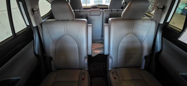 Used 2022 Toyota Highlander XLE image 27