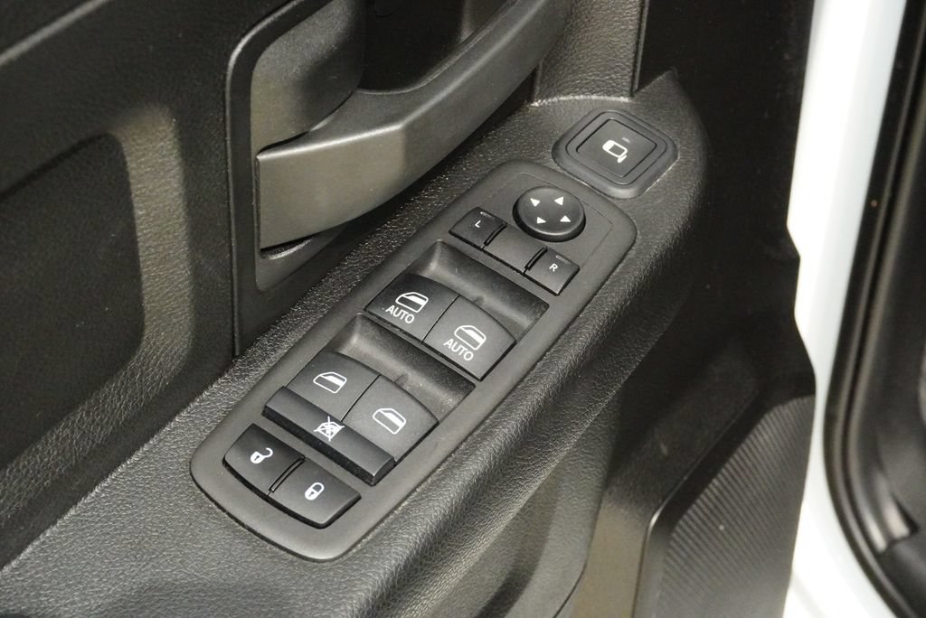 Used 2024 RAM 3500 Tradesman w/ Chrome Appearance Group AWD/4WD image 29