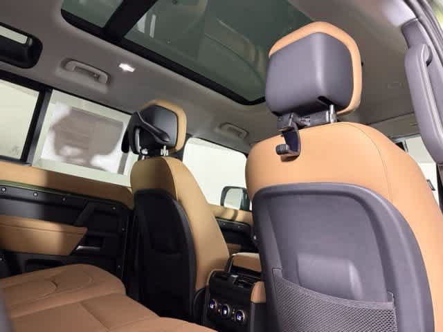 New 2026 Land Rover Defender 110 X-Dynamic SE AWD/4WD image 30