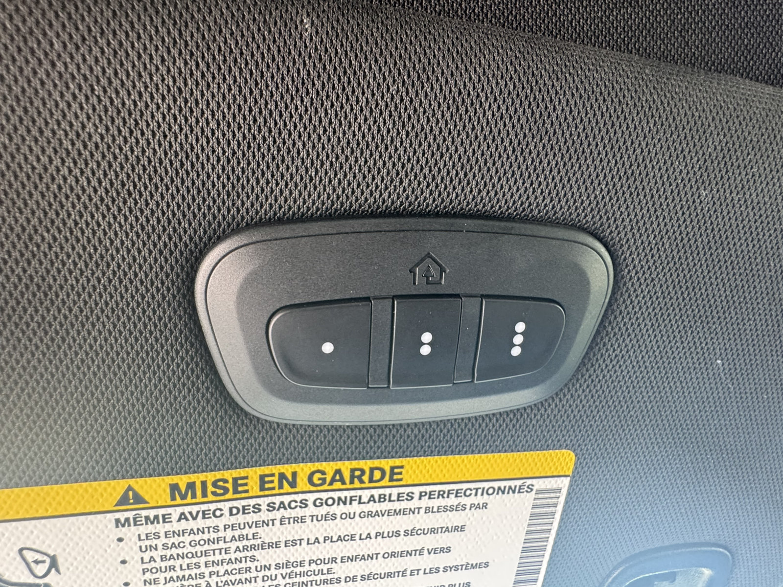 Used 2025 Chrysler Pacifica Select FWD image 26
