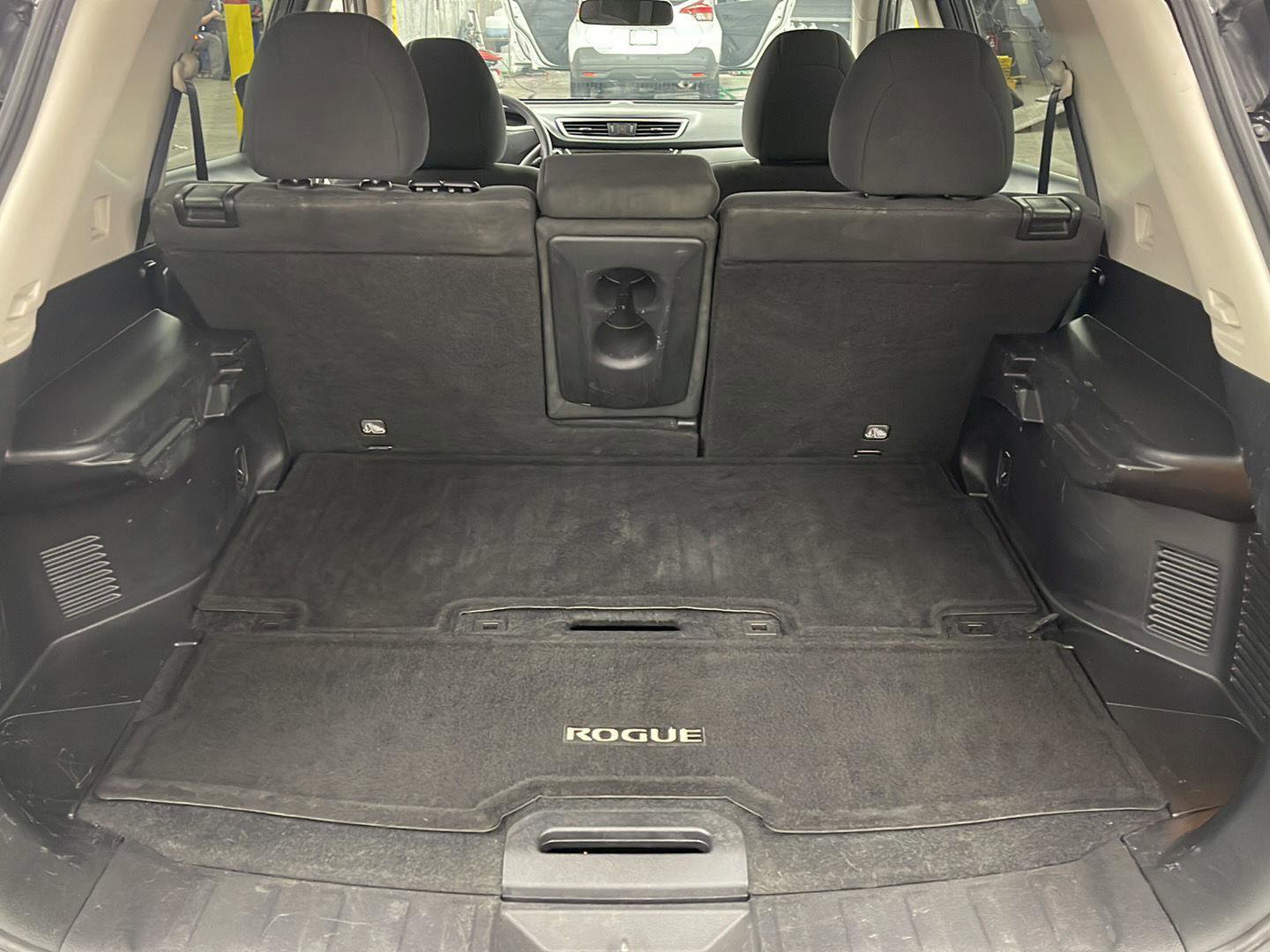 Used 2016 Nissan Rogue SV image 7