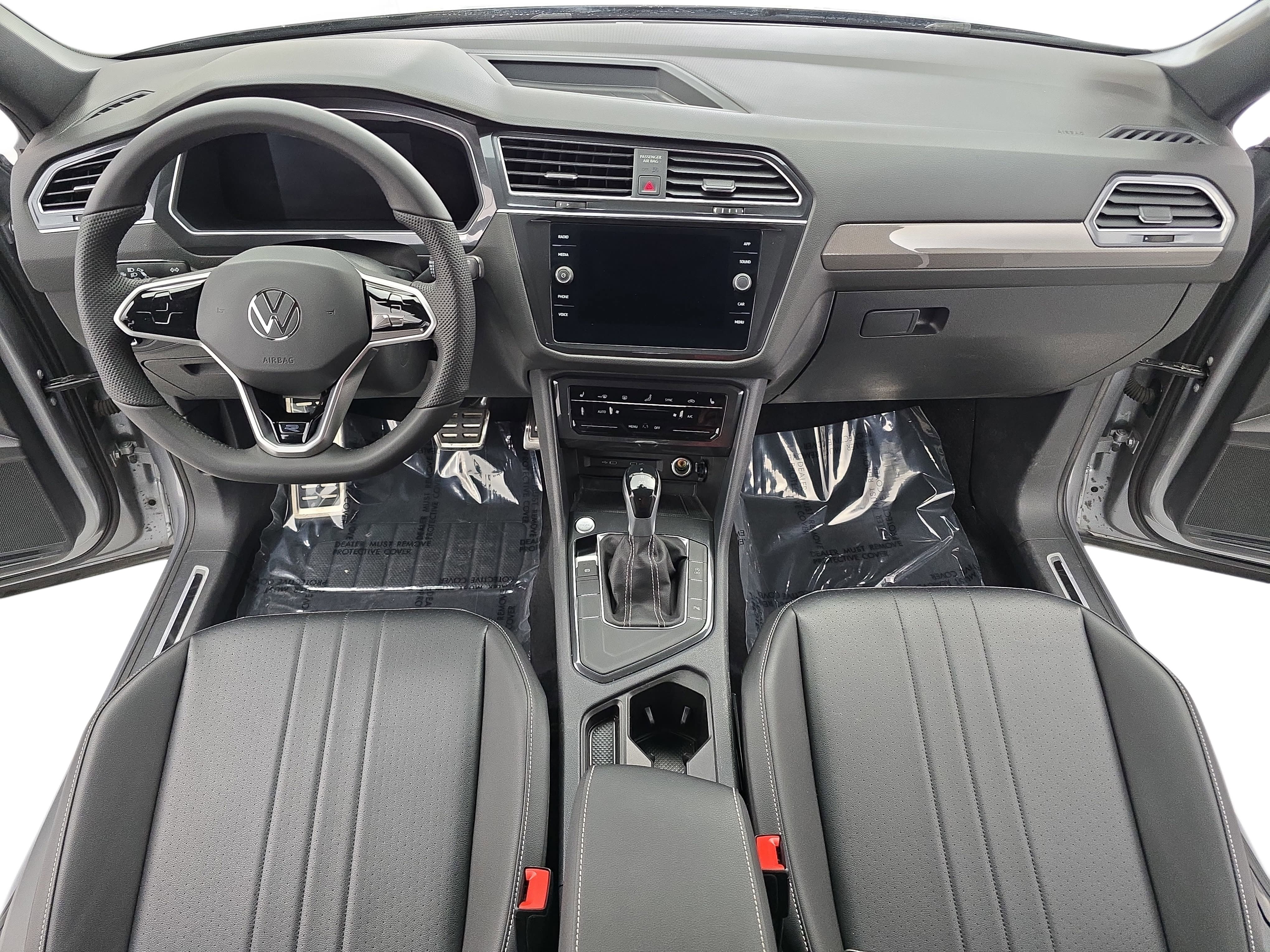 Certified 2022 Volkswagen Tiguan SE R-Line FWD image 9