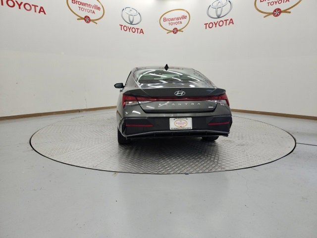 Used 2024 Hyundai Elantra Limited image 7