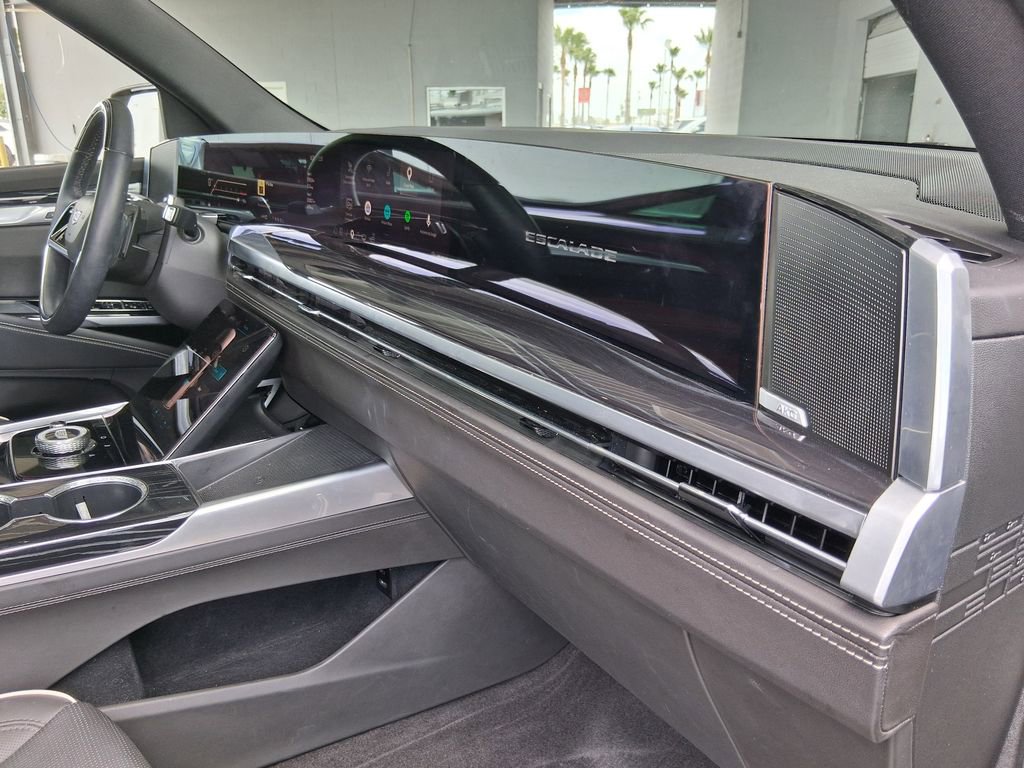 Used 2025 Cadillac Escalade Sport w/ Touring Package AWD/4WD image 17