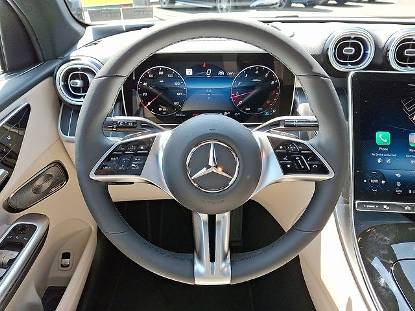 Used 2026 Mercedes-Benz GLC 300 4MATIC image 16