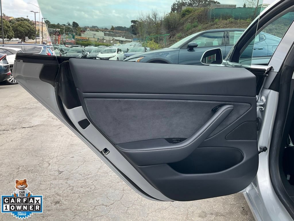 Used 2018 Tesla Model 3 Long Range RWD image 33