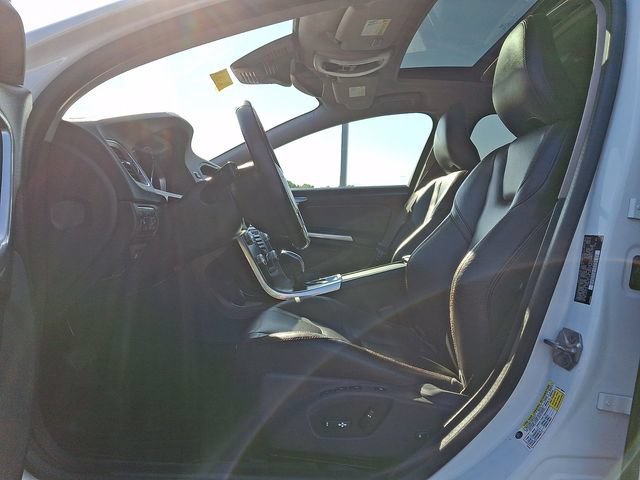 Used 2016 Volvo V60 T5 Cross Country Platinum AWD/4WD image 15