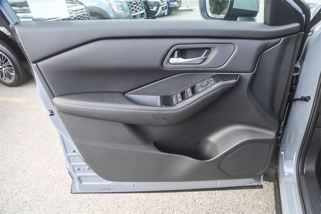 New 2026 Nissan Rogue SV image 21