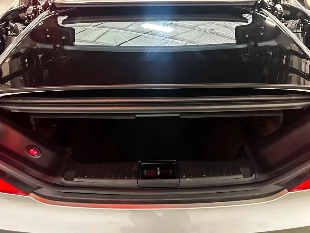 Used 2014 Mercedes-Benz SL 550 image 17