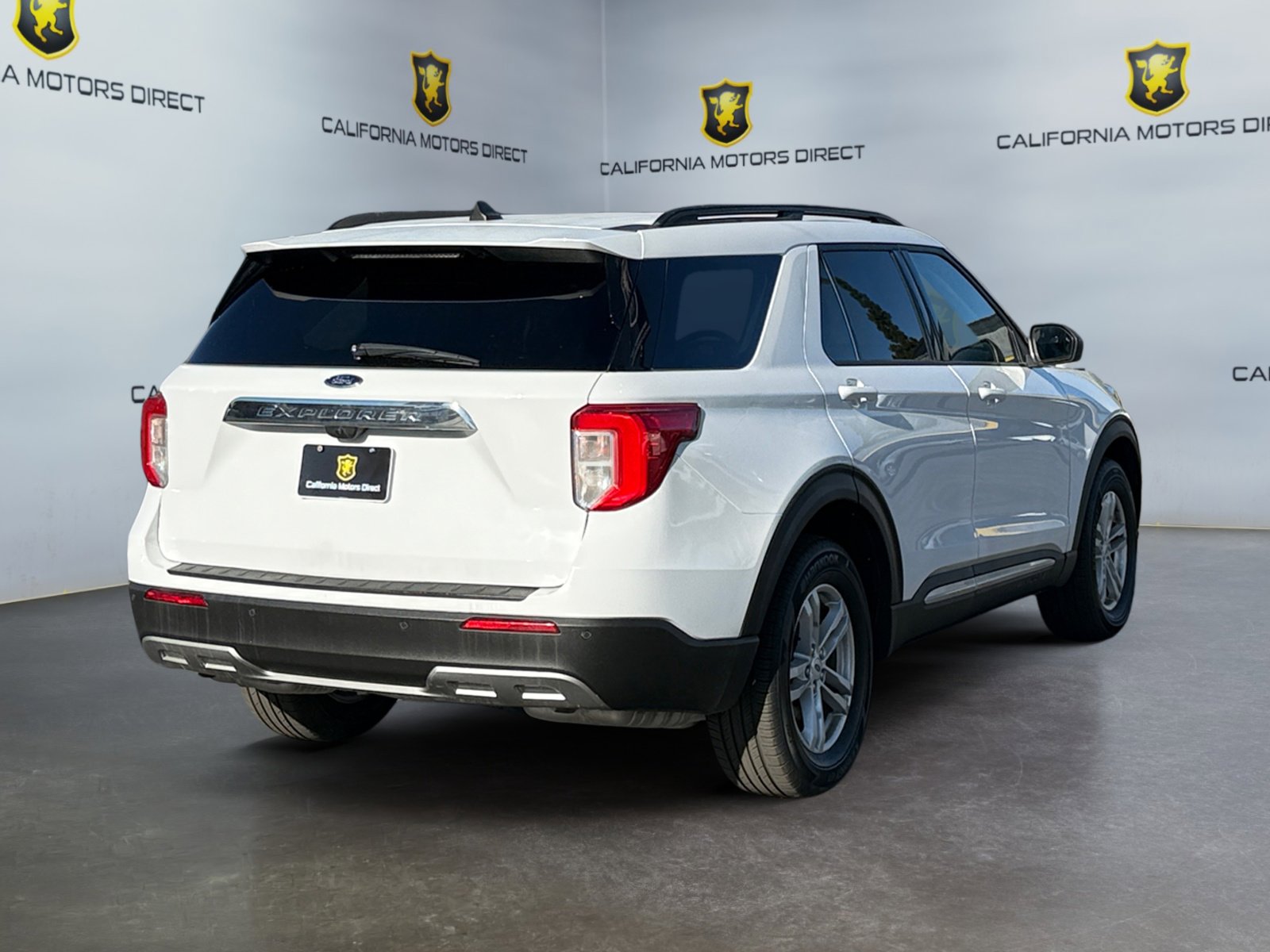 Used 2023 Ford Explorer XLT w/ Equipment Group 202A image 5