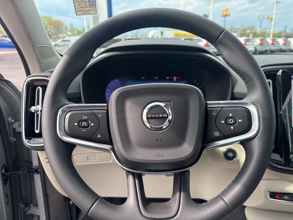 Certified 2024 Volvo XC40 B5 Plus w/ Climate Package AWD/4WD image 24
