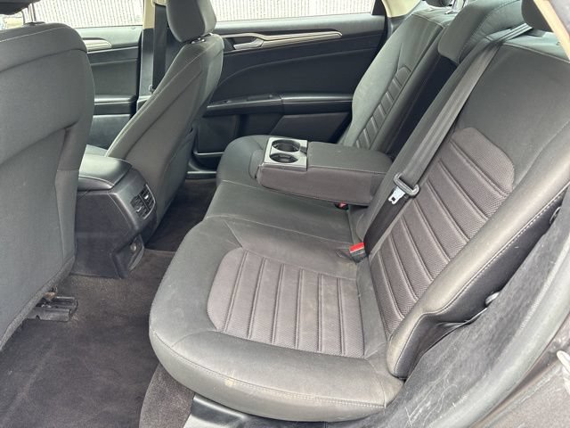 Used 2020 Ford Fusion SE FWD image 30