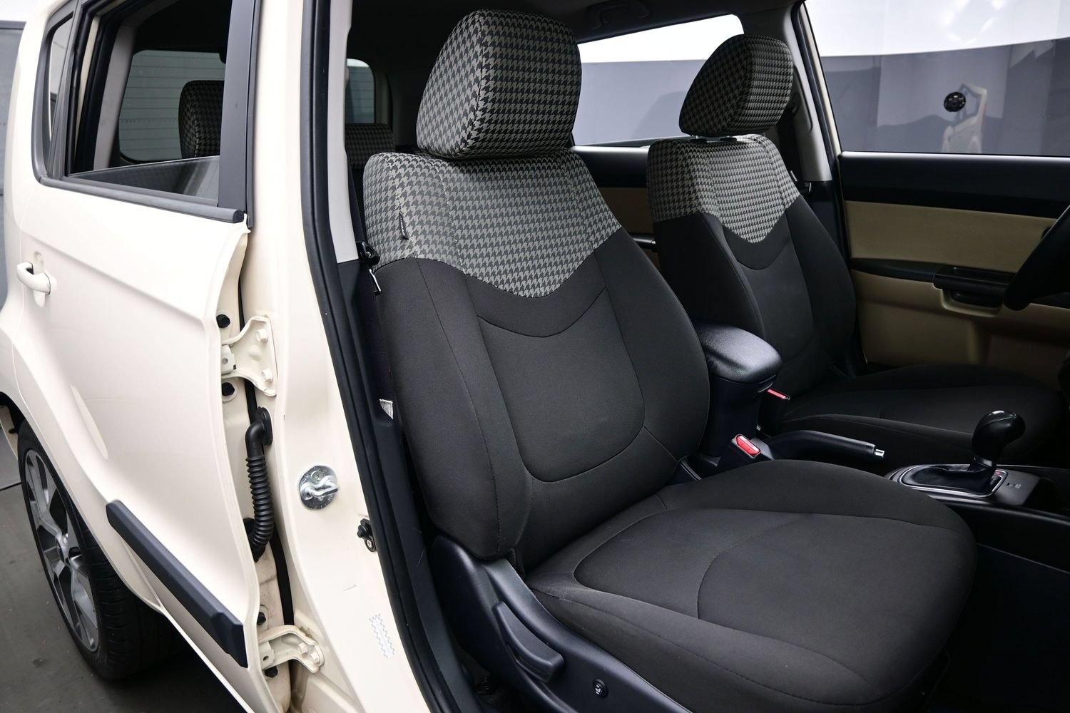 Used 2012 Kia Soul ! FWD image 13