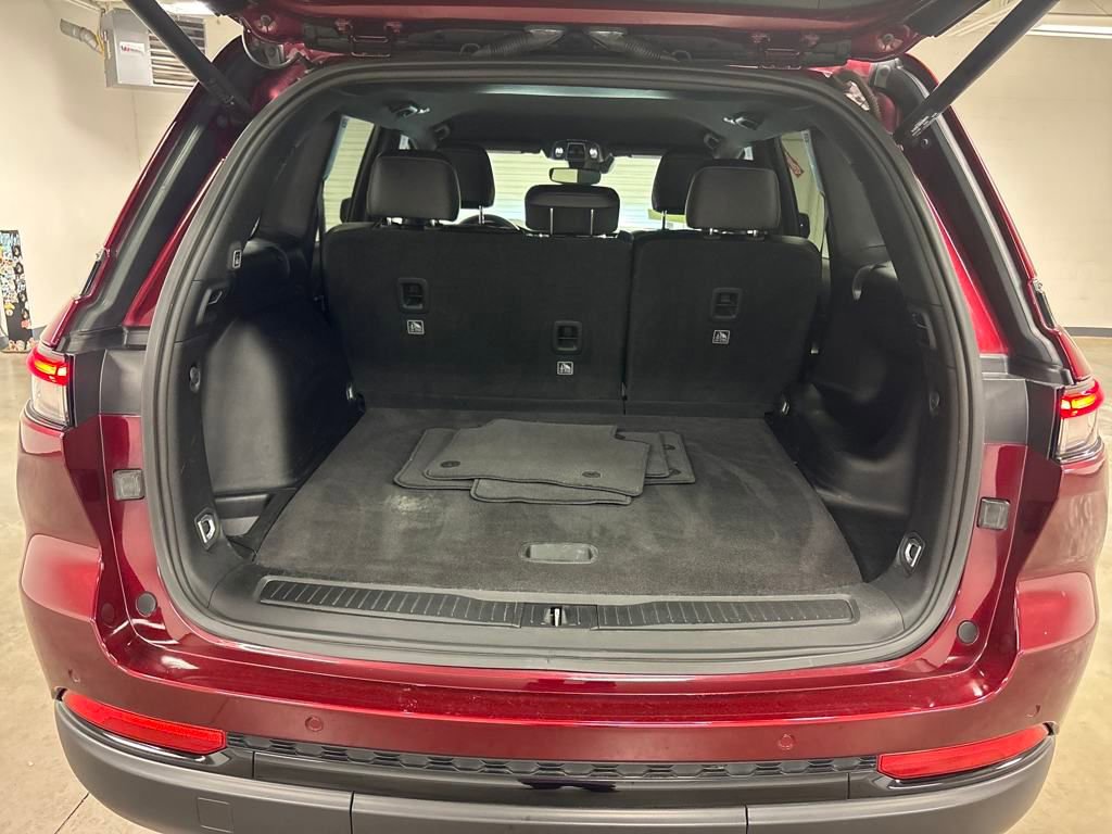 Used 2023 Jeep Grand Cherokee Altitude image 18