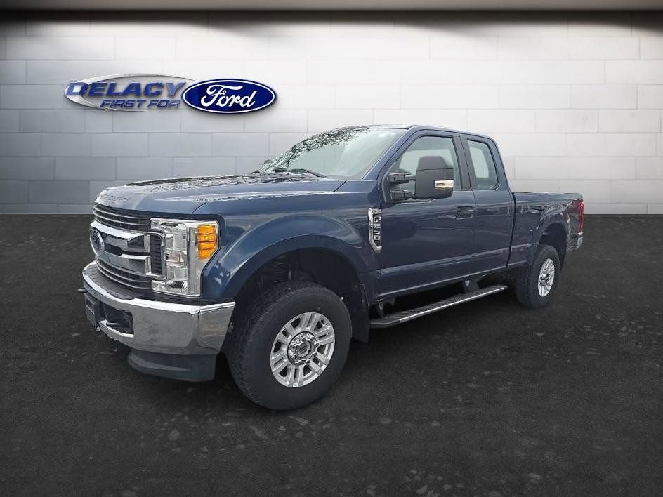 Used 2017 Ford F250 XL w/ STX Appearance Package AWD/4WD image 2