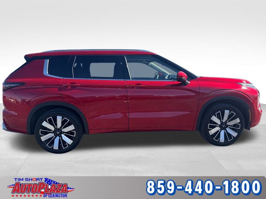Used 2025 Mitsubishi Outlander SEL image 10