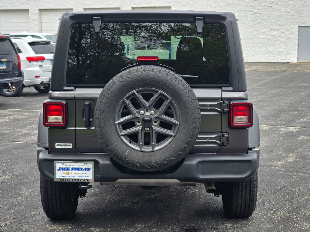 Used 2025 Jeep Wrangler Unlimited Sport AWD/4WD image 12