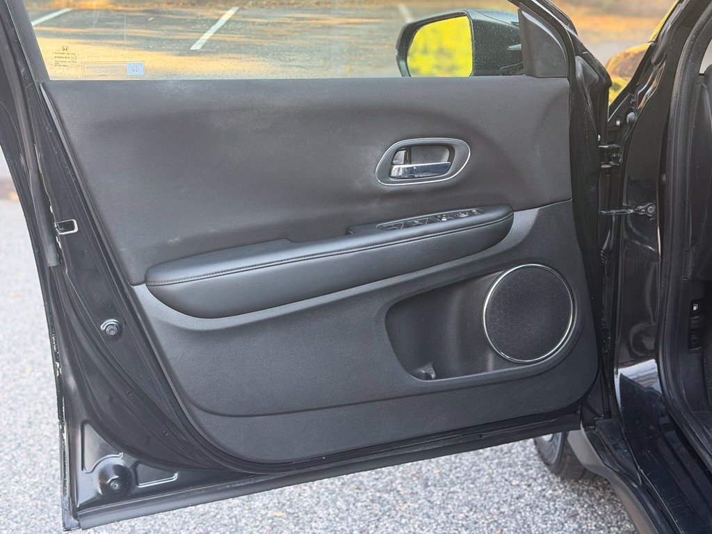 Used 2018 Honda HR-V EX image 9